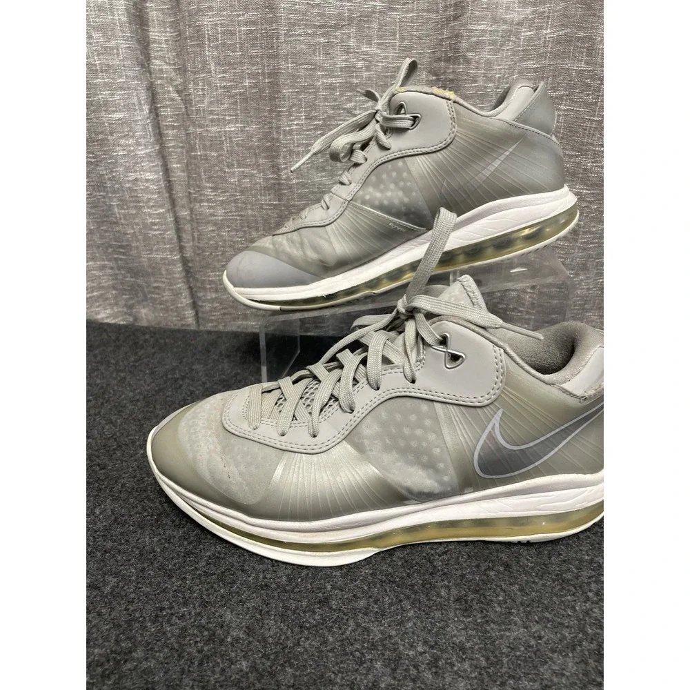 Nike Lebron 8 Low Wolf Grey/Metallic Sneaker Size 7.5 Basketball 456849 002‎